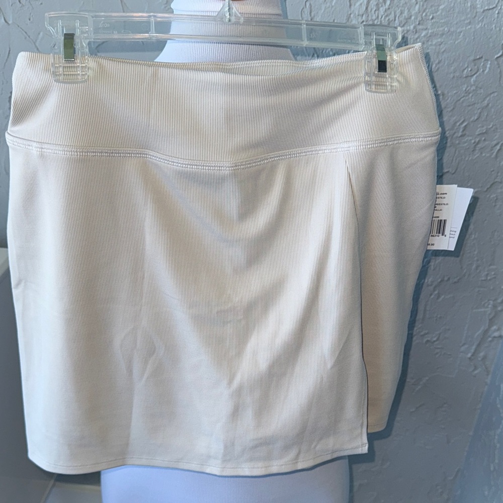 NWT, Beyond Yoga Skort